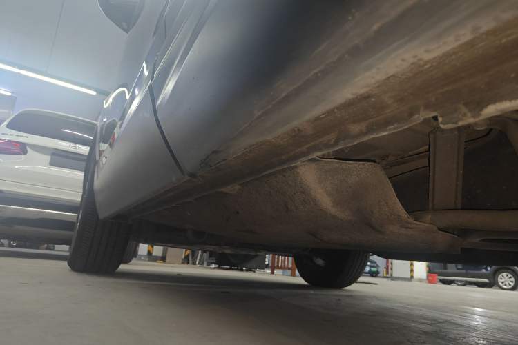 Used Honda CR-V 2018 240TURBO CVT 2WD Comfort Version Left Side Sill