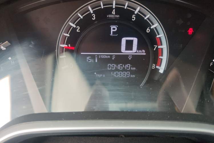 Used Honda CR-V 2018 240TURBO CVT 2WD Comfort Version Odometer Close Up
