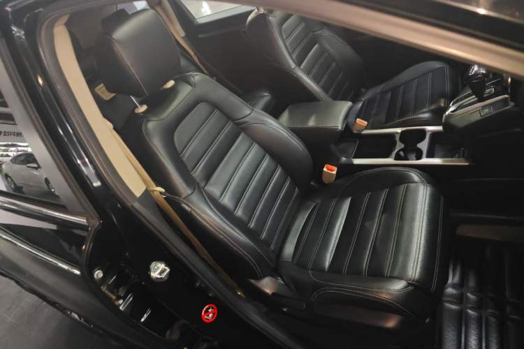 Used Honda CR-V 2018 240TURBO CVT 2WD Comfort Version Right Front Seat