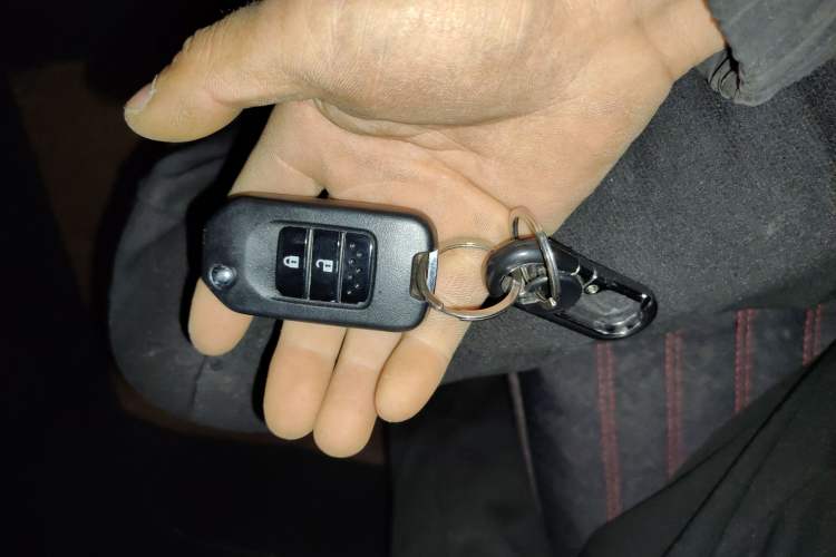 Used Honda CR-V 2018 240TURBO CVT 2WD Comfort Version Vehicle Key