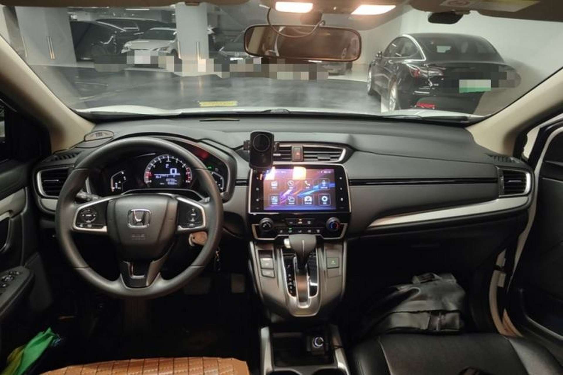 Used Honda CR-V 2018 240TURBO CVT 2WD Comfort Version Center Console