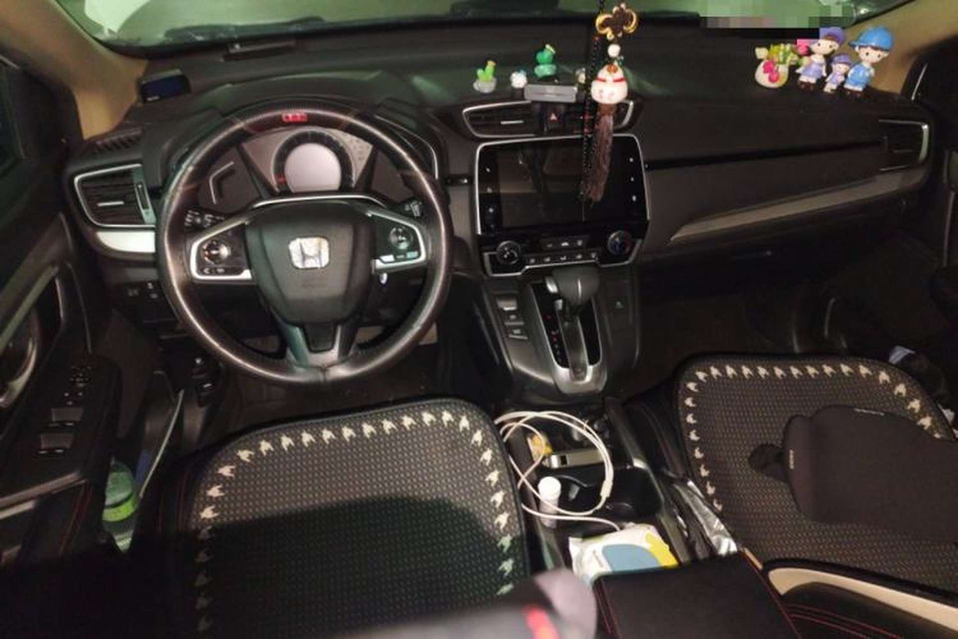 Used Honda CR-V 2018 240TURBO CVT 2WD Comfort Version Center Console