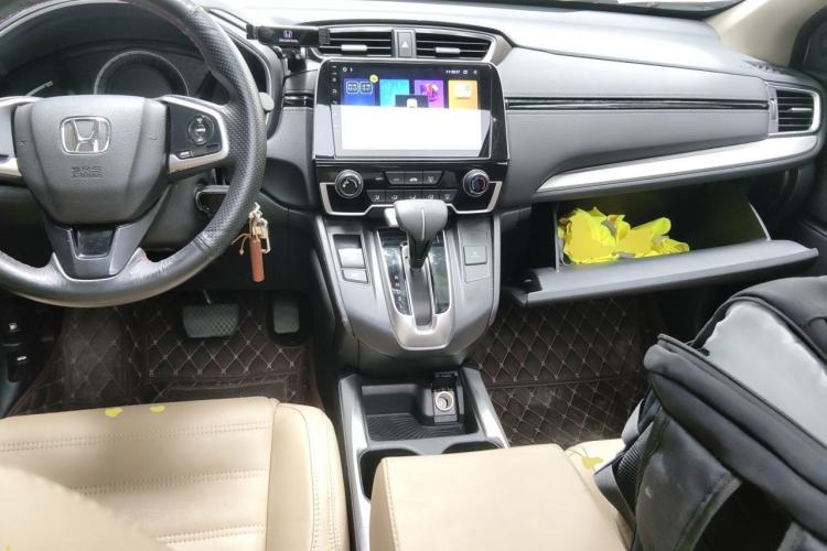 Used Honda CR-V 2018 240TURBO CVT 2WD Comfort Version Center Console