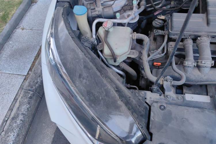 Used Honda CR-V 2018 240TURBO CVT 2WD Comfort Version Engine Bay Right
