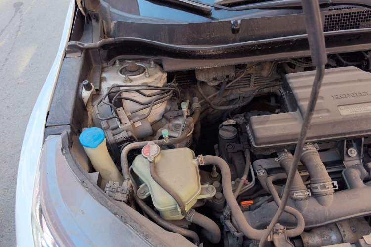 Used Honda CR-V 2018 240TURBO CVT 2WD Comfort Version Engine Bay Right