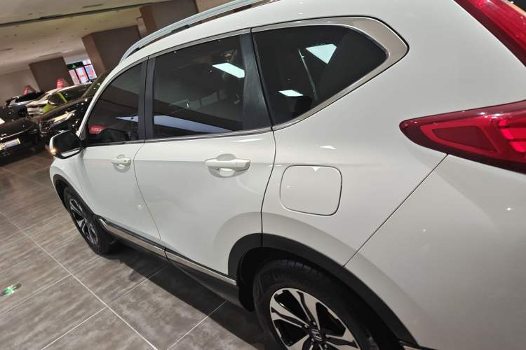 Used Honda CR-V 2018 240TURBO CVT 2WD Comfort Version Exterior 3