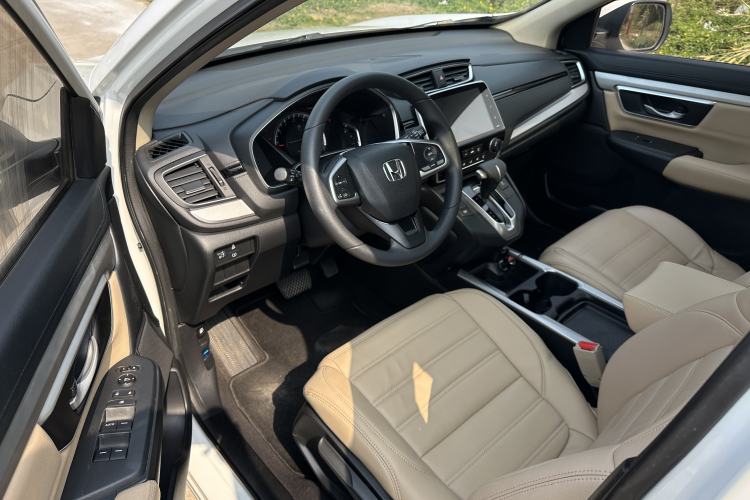 Used Honda CR-V 2018 240TURBO CVT 2WD Comfort Version Interior 2