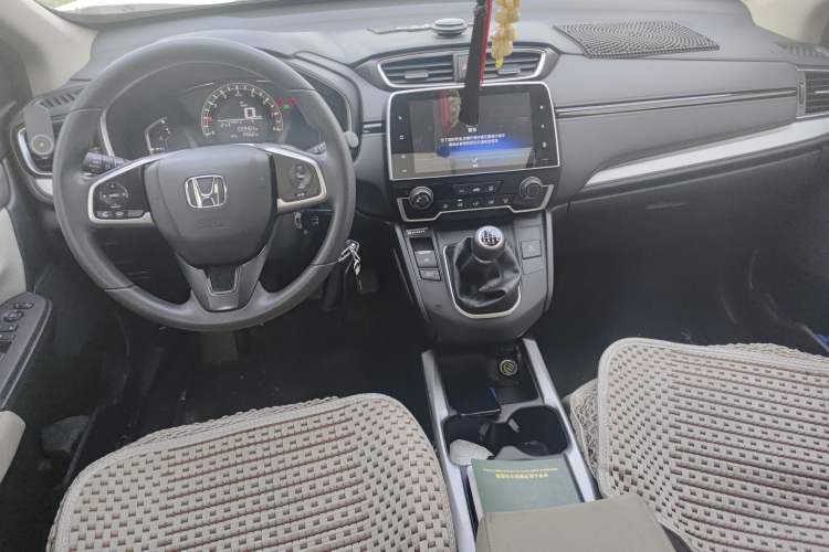 Used Honda CR-V 2018 240TURBO Manual Two-Wheel Drive Classic Edition Interior 2