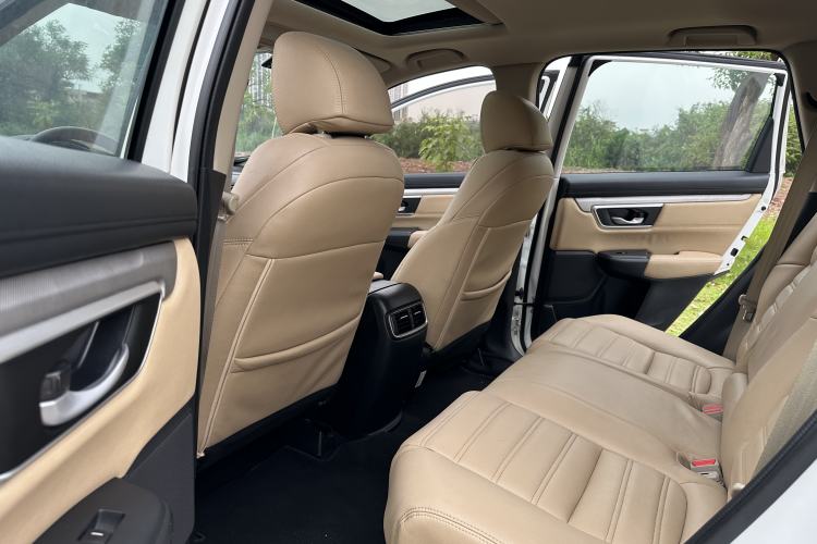 Used Honda CR-V 2018 240TURBO CVT 2WD Comfort Version Interior 3