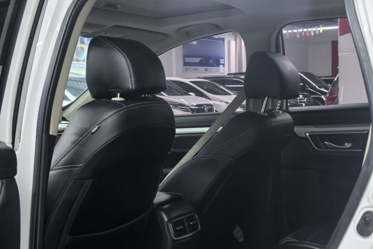 Used Honda CR-V 2018 240TURBO CVT 2WD Comfort Version Interior 3