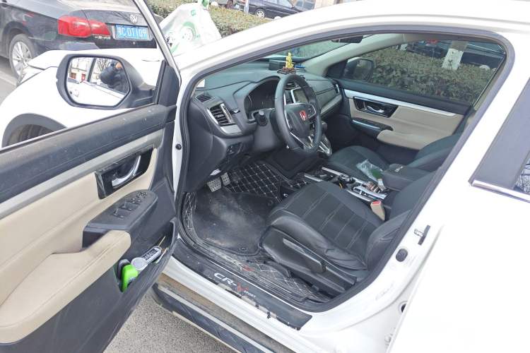 Used Honda CR-V 2018 240TURBO CVT 2WD Comfort Version Interior 3