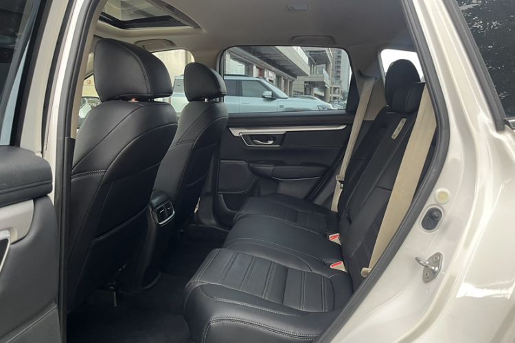 Used Honda CR-V 2018 240TURBO CVT 2WD Comfort Version Interior 3