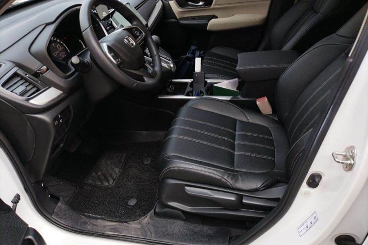 Used Honda CR-V 2018 240TURBO CVT 2WD Comfort Version Interior 3