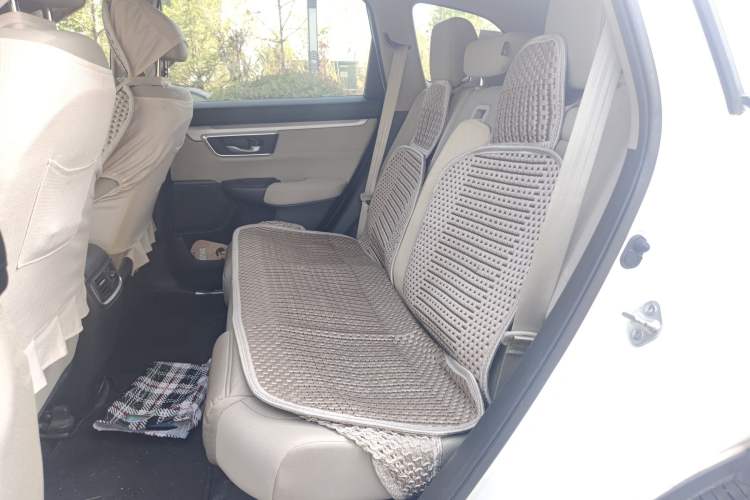 Used Honda CR-V 2018 240TURBO Manual Two-Wheel Drive Classic Edition Interior 4