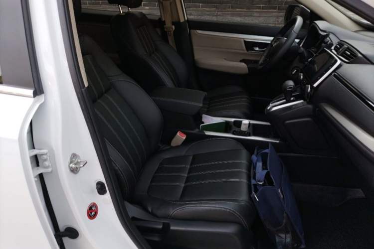 Used Honda CR-V 2018 240TURBO CVT 2WD Comfort Version Interior 5