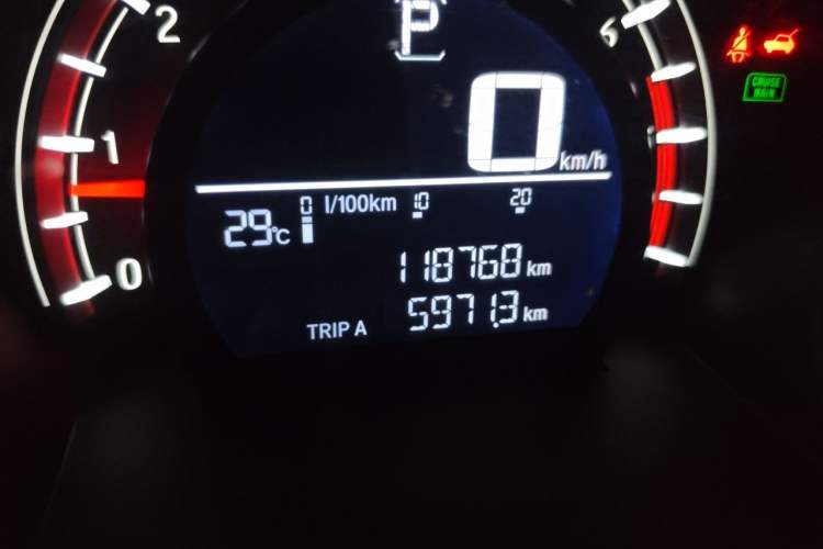 Used Honda CR-V 2018 240TURBO CVT 2WD Comfort Version Odometer Close Up
