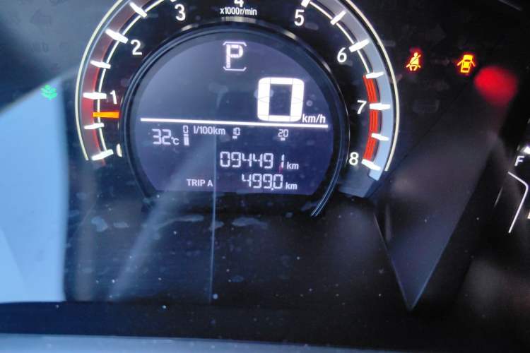 Used Honda CR-V 2018 240TURBO CVT 2WD Comfort Version Odometer Close Up