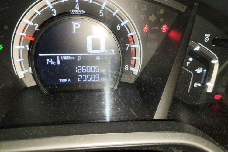Used Honda CR-V 2018 240TURBO CVT 2WD Comfort Version Odometer Close Up
