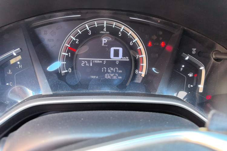 Used Honda CR-V 2018 240TURBO CVT 2WD Comfort Version Odometer Close Up