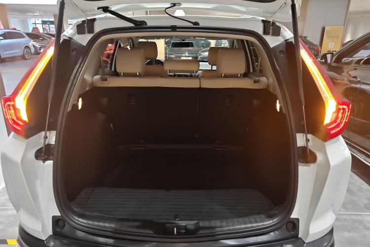 Used Honda CR-V 2018 240TURBO CVT 2WD Comfort Version Trunk