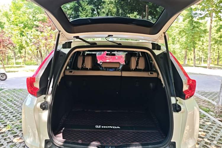 Used Honda CR-V 2018 240TURBO CVT 2WD Comfort Version Trunk
