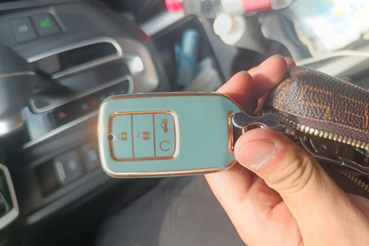 Used Honda CR-V 2018 240TURBO CVT 2WD Comfort Version Vehicle Key