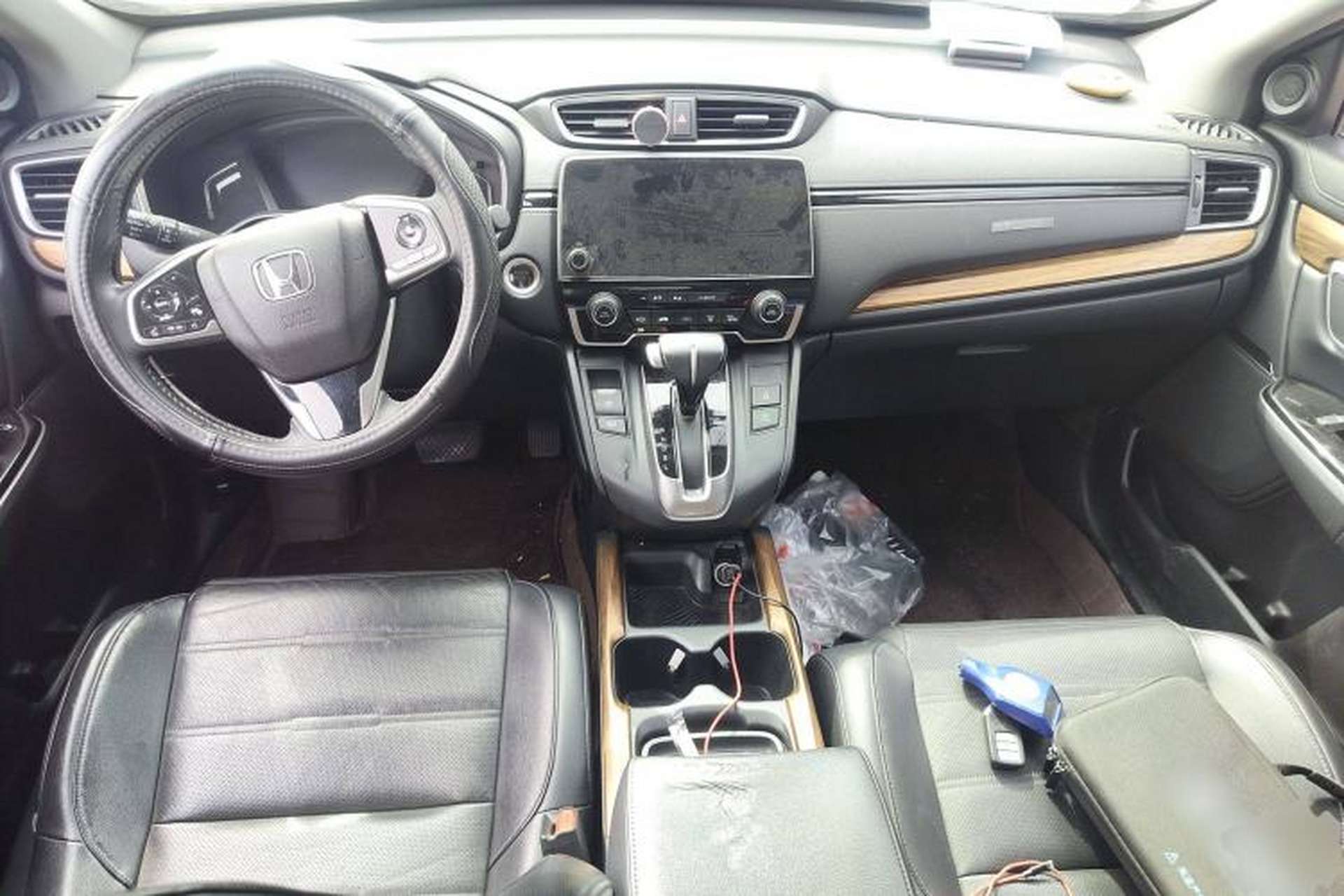 Used Honda CR-V 2019 Brilliant Edition Plus 240TURBO CVT Two-Wheel Drive Fashion Version China VI Emission Standard Center Console