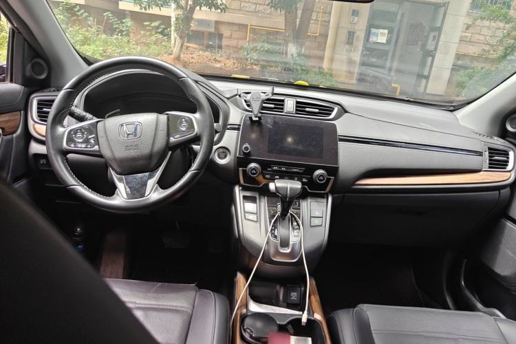 Used Honda CR-V 2019 Brilliant Edition Plus 240TURBO CVT Two-Wheel Drive Fashion Version China VI Emission Standard Center Console