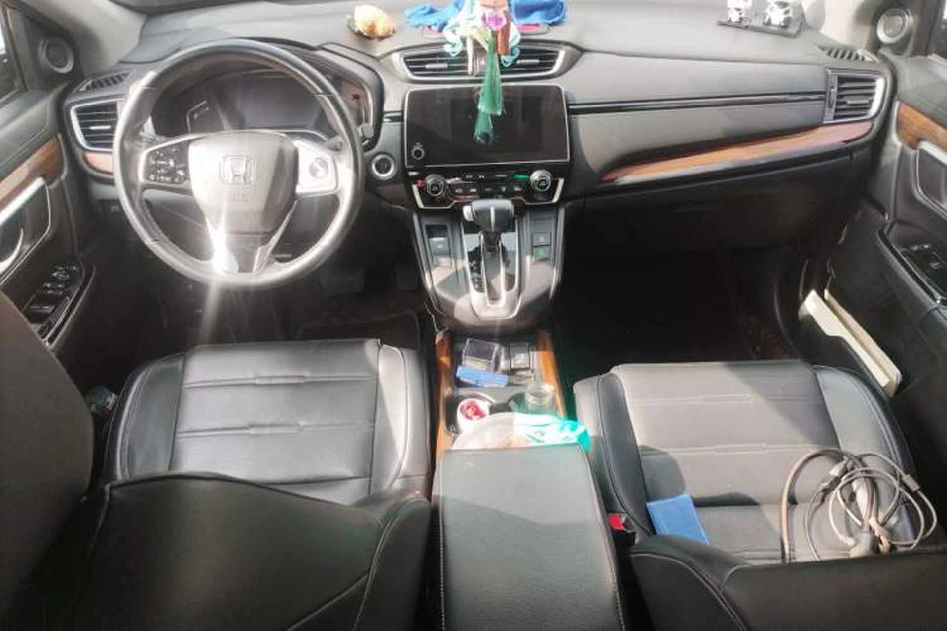 Used Honda CR-V 2019 240TURBO CVT 2WD Fashion Edition China V Center Console