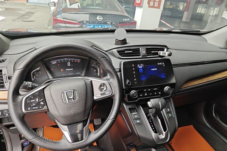 Used Honda CR-V 2019 240TURBO CVT 2WD Fashion Edition China V Center Console