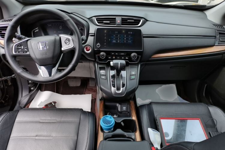 Used Honda CR-V 2019 Brilliant Edition Plus 240TURBO CVT Two-Wheel Drive Fashion Version China VI Emission Standard Center Console