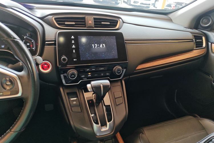 Used Honda CR-V 2019 240TURBO CVT 2WD Fashion Edition China V Center Console