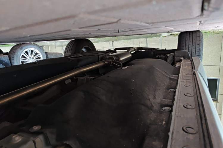 Used Honda CR-V 2019 240TURBO CVT 2WD Comfort Version China VI Emission Standard Chassis Front Right
