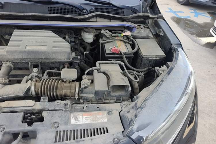 Used Honda CR-V 2019 240TURBO CVT 2WD Comfort Version China VI Emission Standard Engine Bay Left