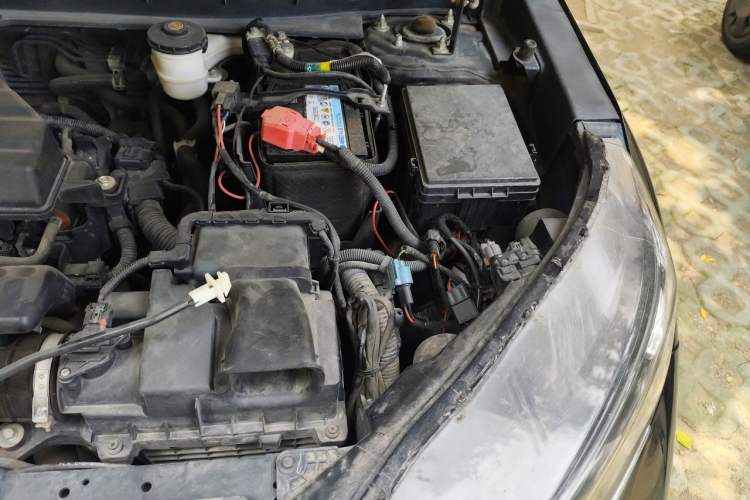 Used Honda CR-V 2019 240TURBO CVT 2WD Comfort Version China VI Emission Standard Engine Bay Left