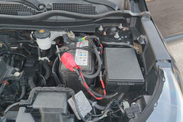 Used Honda CR-V 2019 240TURBO CVT 2WD Comfort Version China VI Emission Standard Engine Bay Left