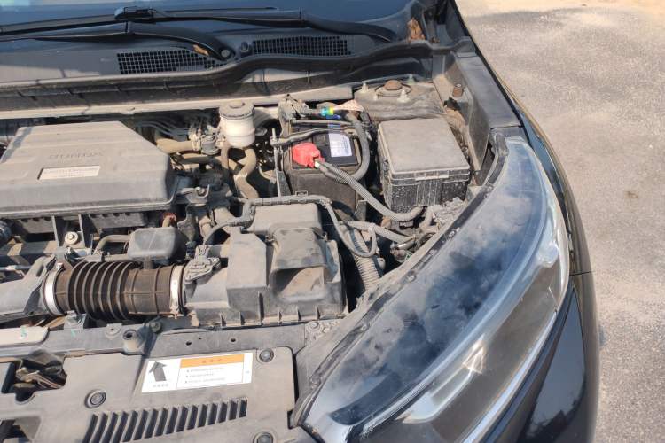 Used Honda CR-V 2019 240TURBO CVT 2WD Comfort Version China VI Emission Standard Engine Bay Left