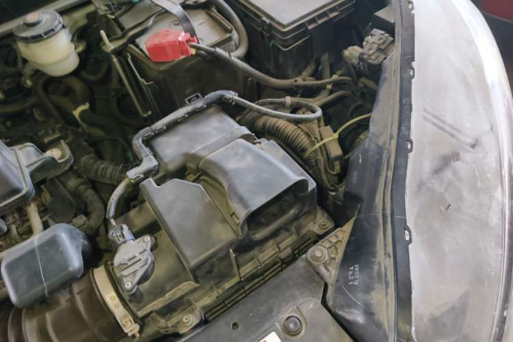 Used Honda CR-V 2019 240TURBO CVT 2WD Comfort Version China VI Emission Standard Engine Bay Left