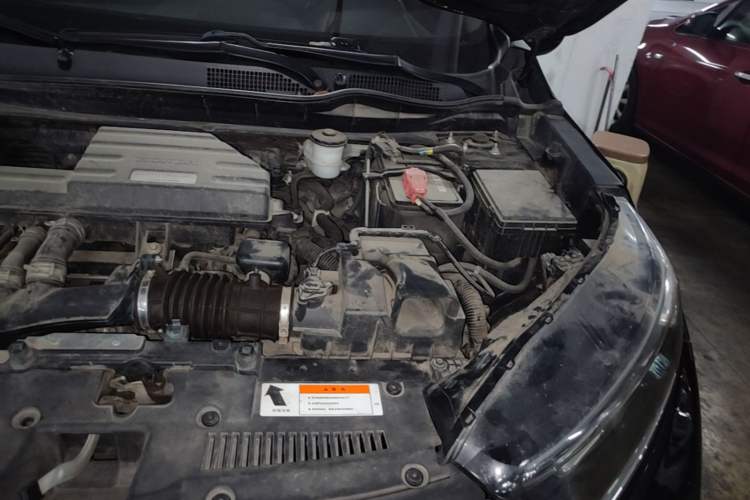 Used Honda CR-V 2019 240TURBO CVT 2WD Comfort Version China VI Emission Standard Engine Bay Left