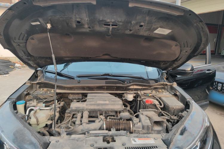 Used Honda CR-V 2019 240TURBO CVT 2WD Comfort Version China VI Emission Standard Engine Bay