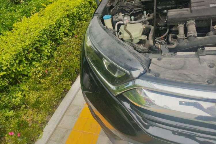 Used Honda CR-V 2019 Brilliant Edition 240TURBO CVT 2WD Comfort Version China VI Emission Standard Engine Bay Right