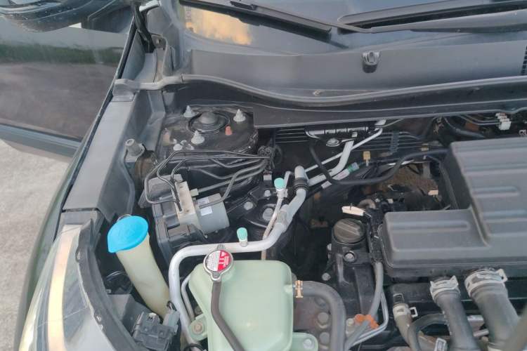 Used Honda CR-V 2019 240TURBO CVT 2WD Comfort Version China VI Emission Standard Engine Bay Right