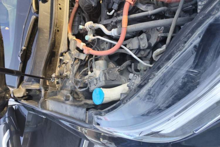 Used Honda CR-V 2019 Rui Hybrid 2.0L 2WD Pure Speed Version China V Emission Standard Engine Bay Right
