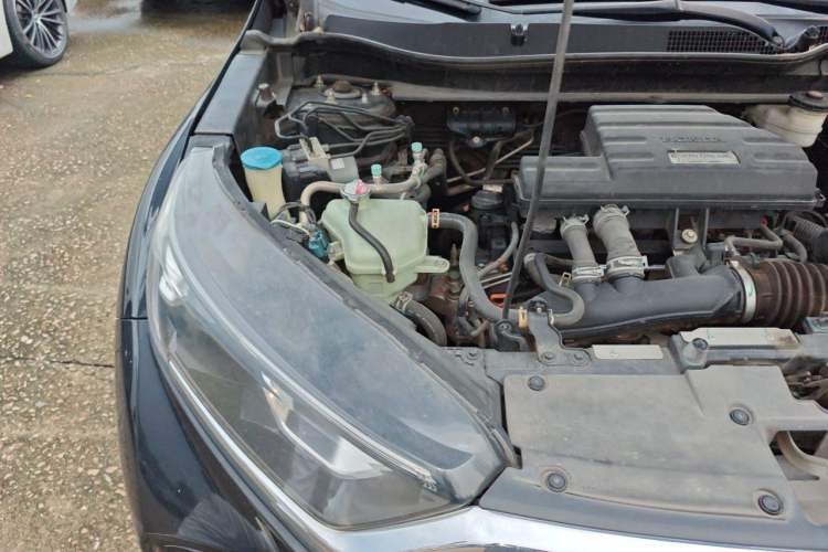 Used Honda CR-V 2019 240TURBO CVT 2WD Comfort Version China VI Emission Standard Engine Bay Right
