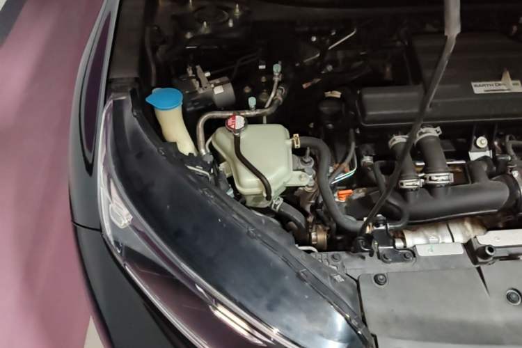 Used Honda CR-V 2019 Brilliant Edition Plus 240TURBO CVT Two-Wheel Drive Fashion Version China VI Emission Standard Engine Bay Right