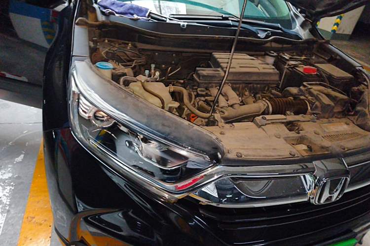 Used Honda CR-V 2019 240TURBO CVT 2WD Comfort Version China VI Emission Standard Engine Bay Right