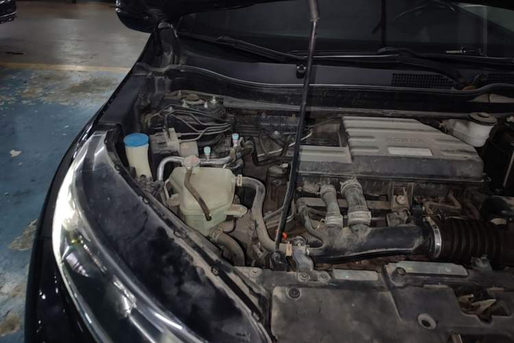 Used Honda CR-V 2019 240TURBO CVT 2WD Comfort Version China VI Emission Standard Engine Bay Right