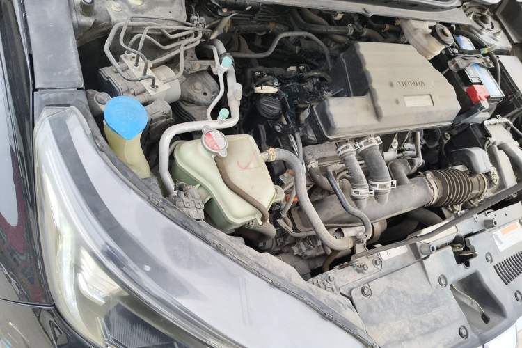 Used Honda CR-V 2019 240TURBO CVT 2WD Fashion Edition China V Engine Bay Right