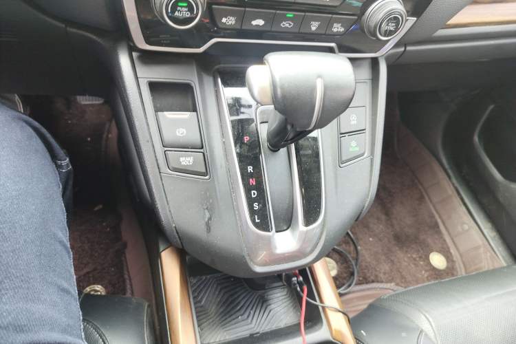Used Honda CR-V 2019 Brilliant Edition Plus 240TURBO CVT Two-Wheel Drive Fashion Version China VI Emission Standard Gear Lever
