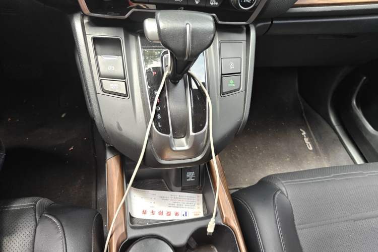Used Honda CR-V 2019 Brilliant Edition Plus 240TURBO CVT Two-Wheel Drive Fashion Version China VI Emission Standard Gear Lever